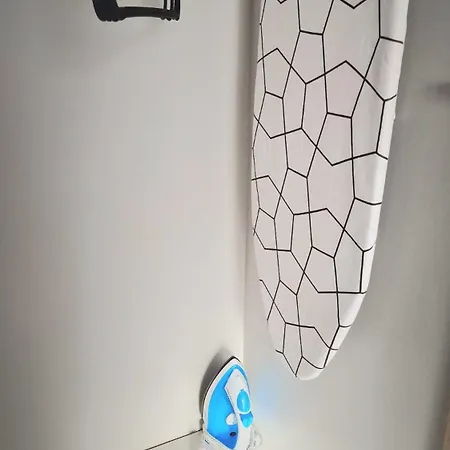 Old Town Oasis - Secured Parking Nearby - Self Check In - Metro Station At 1min * Bükreş