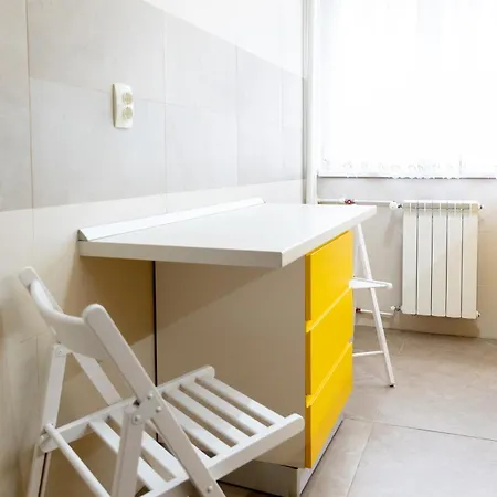 Old Town Oasis - Secured Parking Nearby - Self Check In - Metro Station At 1min Apartment Bucharest