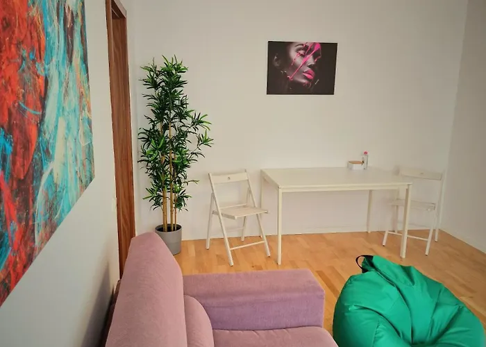 Old Town Oasis - Secured Parking Nearby - Self Check In - Metro Station At 1min Bükreş