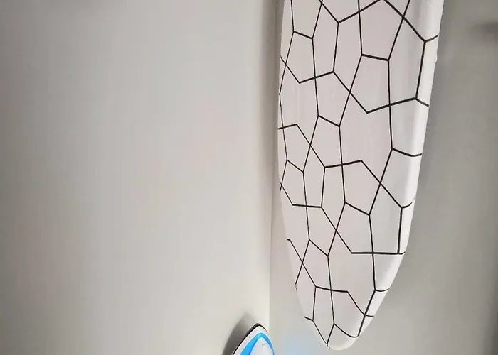 Old Town Oasis - Secured Parking Nearby - Self Check In - Metro Station At 1min * Bukurešť