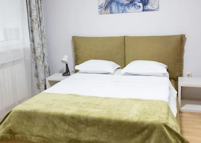 Old Town Oasis - Secured Parking Nearby - Self Check In - Metro Station At 1min Daire Bükreş